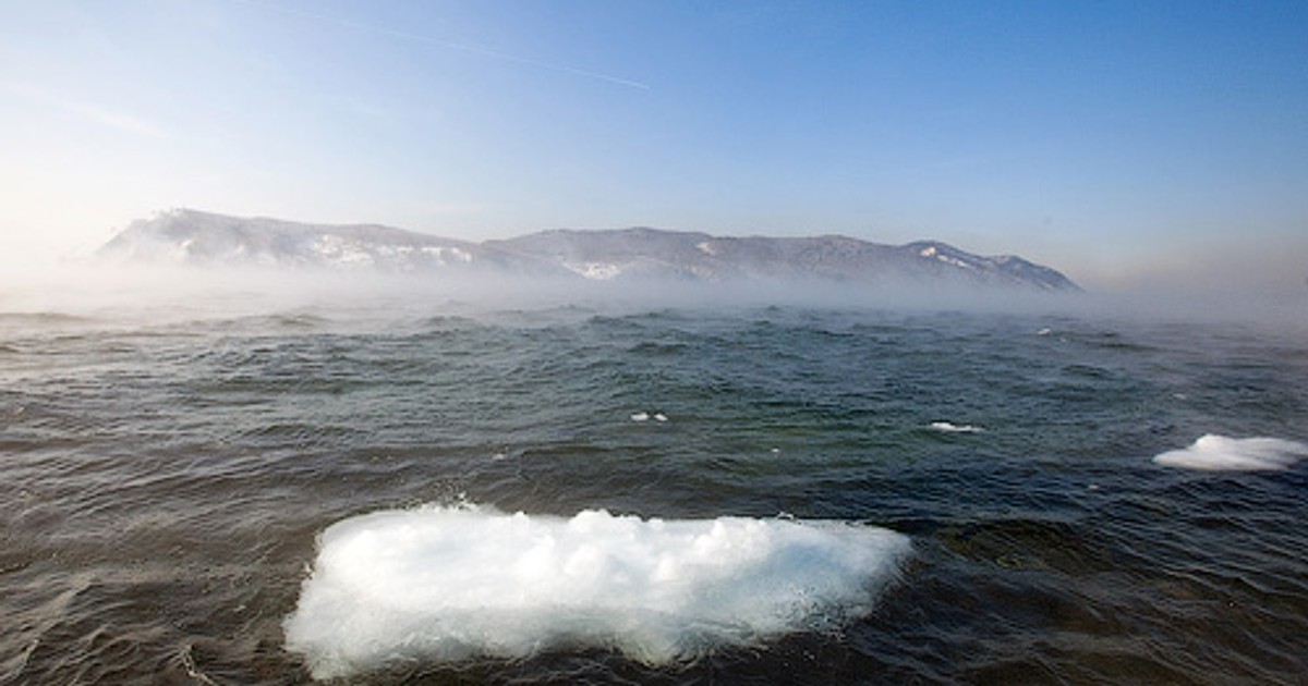 Байкал гигантское озеро его называют сибирским морем