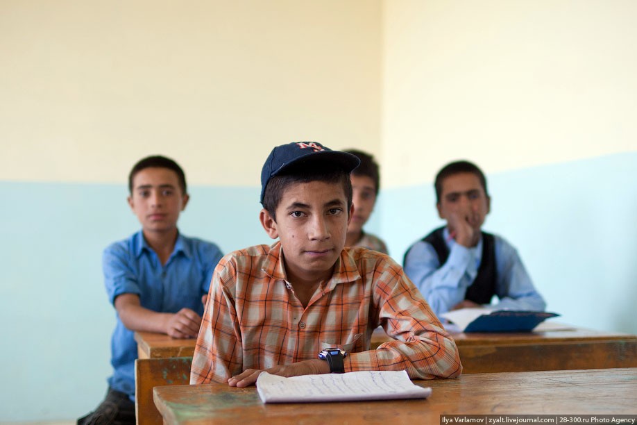 Школа в Афганистане. Афганский школа с учениками. Афганистан школьные акции. Мероприятия афганистан в школе